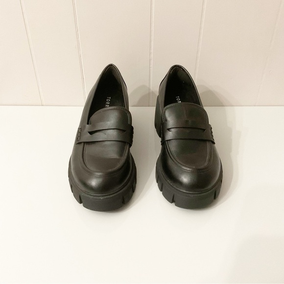Torrid 9.5WW Chunky Black Slip On Shoes Heels Oxford’s - Picture 2 of 8